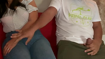 Obrigando a cunhada e pegar no meu pau